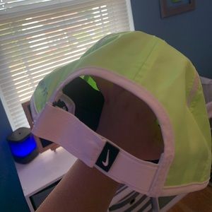 Nike Accessories - Nike Featherweight Hat Nike Accessories - Nike Featherweight Hat